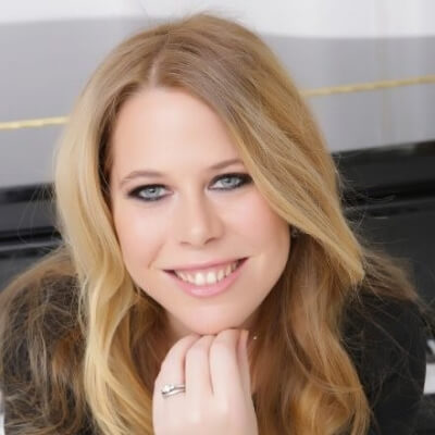 Claire avatar Claire avatar